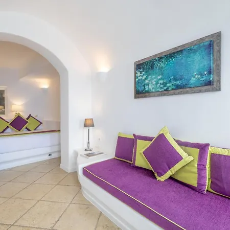 Otel Above Blue 4*