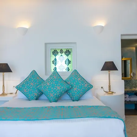Above Blue Hotel 4*